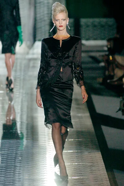 Look 27